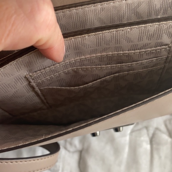 Michael Kors Studded Gusset Leather Crossbody. - Picture 10 of 10